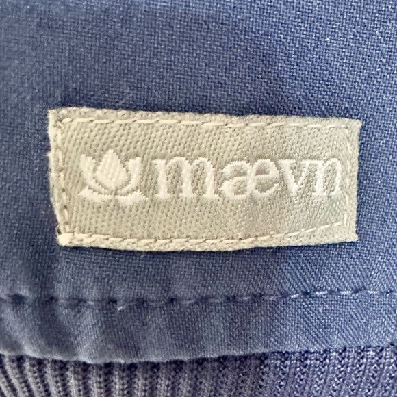 Momentum by Maevn 5061 Women’s Large Navy Warm-Up Zip Front Scrub Jacket - Picture 3 of 5